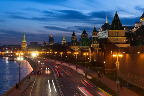 Московський кремль у сутінках, Росія — стокове фото
