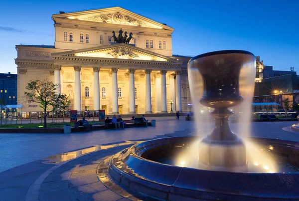 Teatro bolshoi ao entardecer — Fotografia de Stock