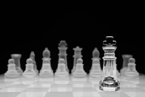 Concetto di scacchi, isolato sul nero — Foto Stock