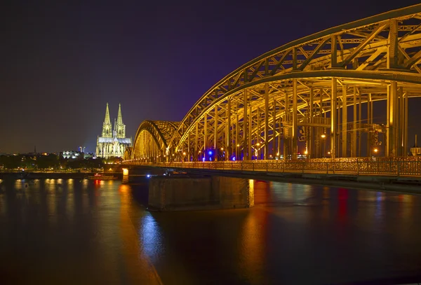 Almanya, Köln Katedrali, köprü üzerinde Ren