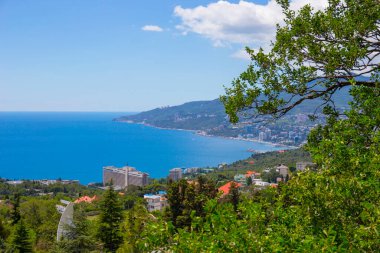 Kırım Yalta Yazı 2021 Peyzaj Otelleri ve Karadeniz kıyısındaki evler