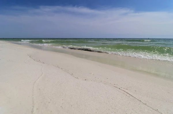 Gros Plan Vague Verte Sur Rivage Océan Petite Vague Crée — Photo