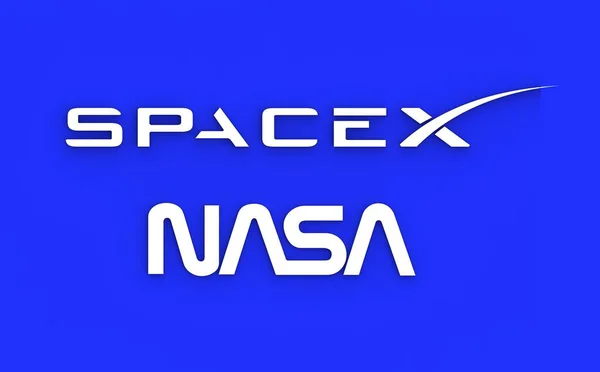Mavi arkaplanda Nasa ve SpaceX logosu