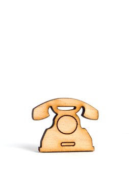 Telefon beyaz arka plan üzerinde ahşap simgesi