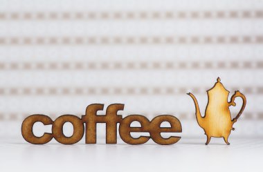 Kahve ve çaydanlık ışık üzerinde ahşap ikon ahşap yazıt 