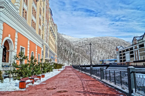 Dağ köyünde yürümek