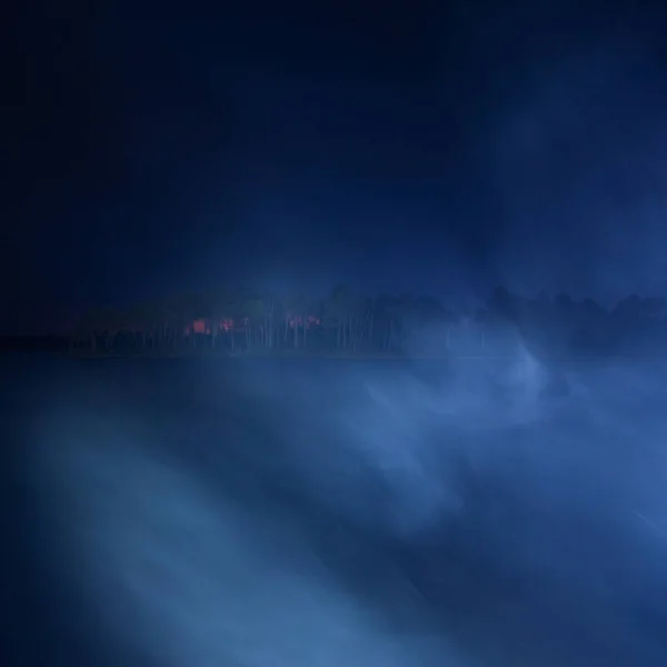 Moerasmeer Nachts Met Sterrenhemel Mist — Stockfoto