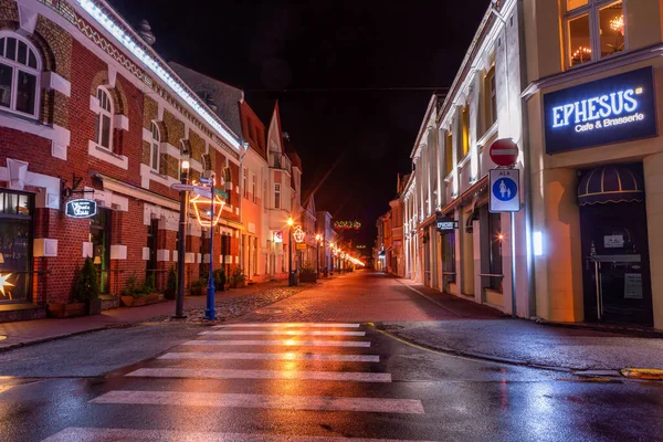 Straßen Von Parnu Der Nacht Weihnachten 2020 — Stockfoto