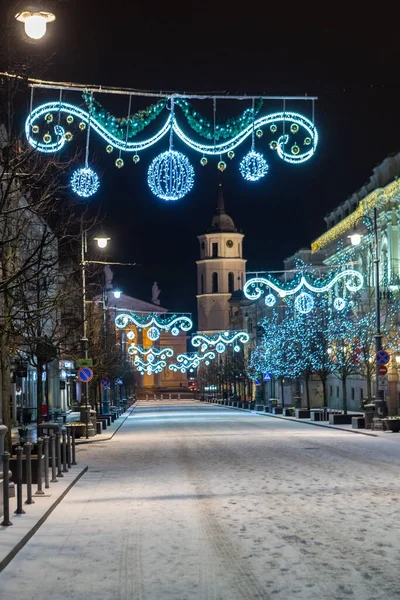 Ulice Wilna Nocy Około Świąt Bożego Narodzenia — Zdjęcie stockowe