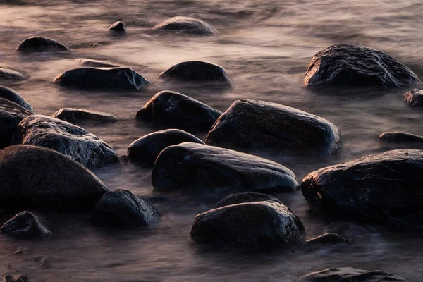 Büyük Taşlı Deniz Kıyısı — Stok fotoğraf