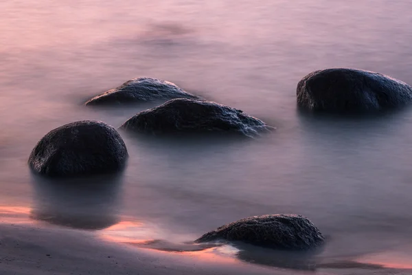 Θαλάσσια Ακτή Την Ώρα Του Ηλιοβασιλέματος — Φωτογραφία Αρχείου