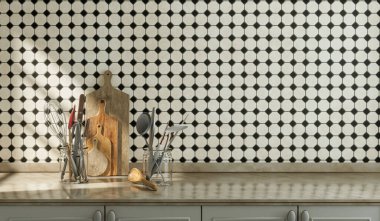 Mutfak tezgahında çeşitli mutfak gereçleri seramik küçük elmas fayans duvarları sabah güneşinin altında, 3D görüntüleme