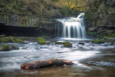Batı Burton Şelalesi Yorkshire