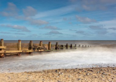 Kasık deniz savunması kırıcı dalgalarla