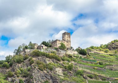 Gutenfels Kalesi (ayrıca Caub Kalesi olarak da bilinir), Rhineland 'in Kaub kentinin 110 metre yukarısında yer alan bir şato..