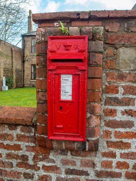 Pocklington East Yorkshire Storbritannien 2020 Gamla Segerrika Röda Postlådan Inbyggd — Stockfoto