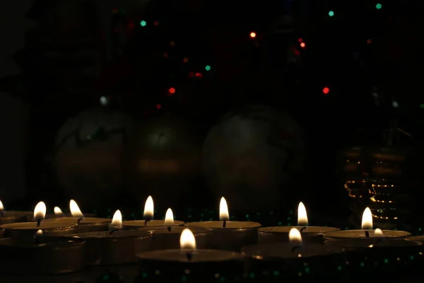 Χριστούγεννα Κεριά Και Γιρλάντες — Φωτογραφία Αρχείου