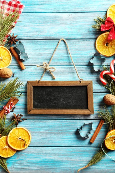 Noel dekorasyonu ile ahşap çerçeve