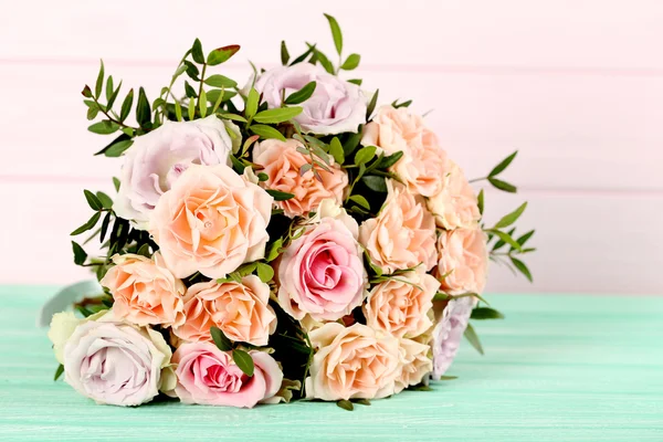 Bouquet of beautiful roses — Stock Photo, Image