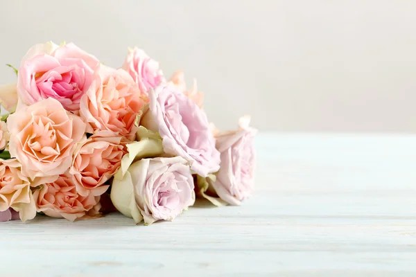 Bouquet of beautiful roses — Stock Photo, Image