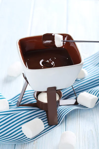 Chocolate fondue with fresh berries — Stock Photo, Image