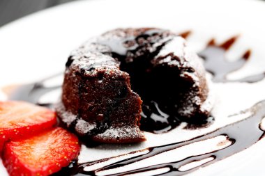 Çilek ile Çikolatalı fondan