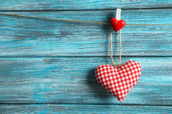 Love heart hanging on rope — Stock Photo, Image
