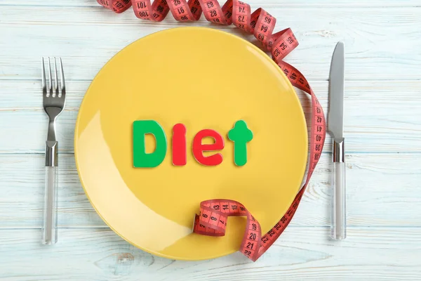 Yellow plate with word- Diet — Stock Photo, Image