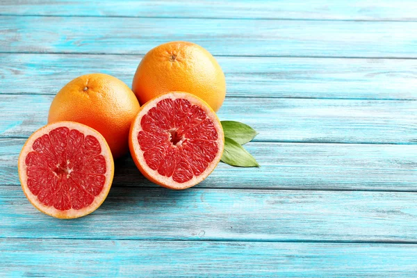 Свежие грейпфруты — стоковое фото