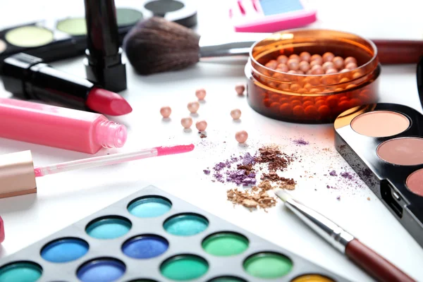 Makeup borste och kosmetika — Stockfoto