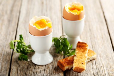 Tost ile haşlanmış yumurta 