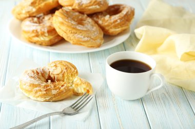 Kahve ile tatlı eklerleri