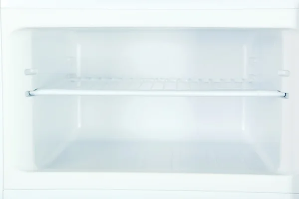 A nyitott hűtőbe, a polcok — Stock Fotó