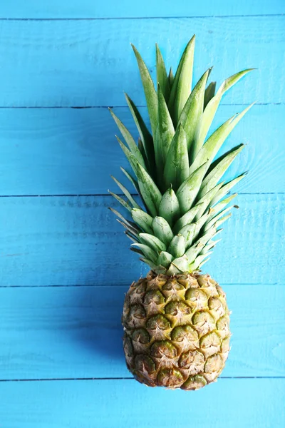 Olgun sağlıklı ananas — Stok fotoğraf