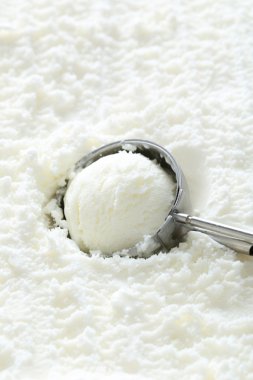 Beyaz scooped dondurma