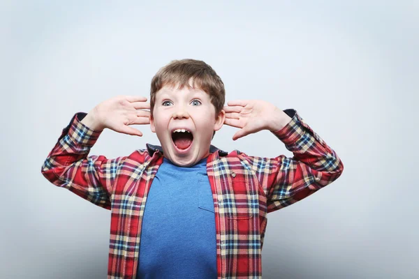 Joven emocional chico — Foto de Stock