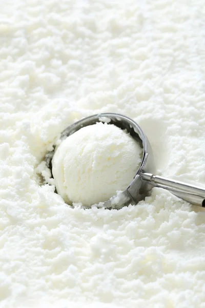 White ice cream scooped out — Stock Photo, Image