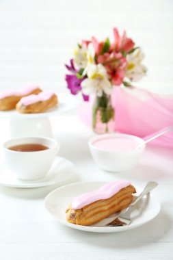 Lezzetli eklerleri sır ile  