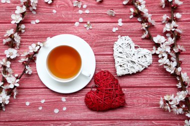 çiçekli ağaç dalları