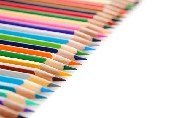 Рисование цветных карандашей на белом — стоковое фото