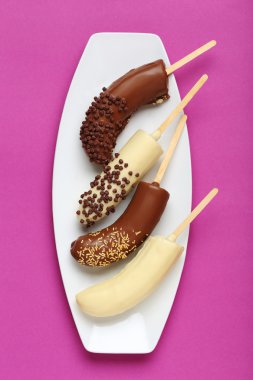 Muz çikolata kaplı