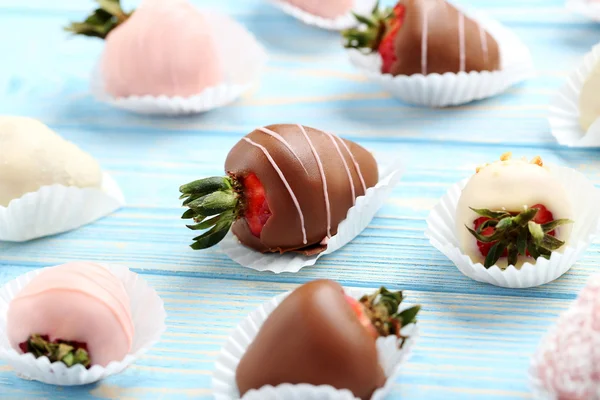 Strawberries covered in chocolate — Stock Photo, Image