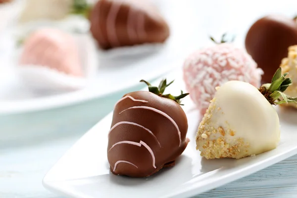 Strawberries covered in chocolate — Stock Photo, Image