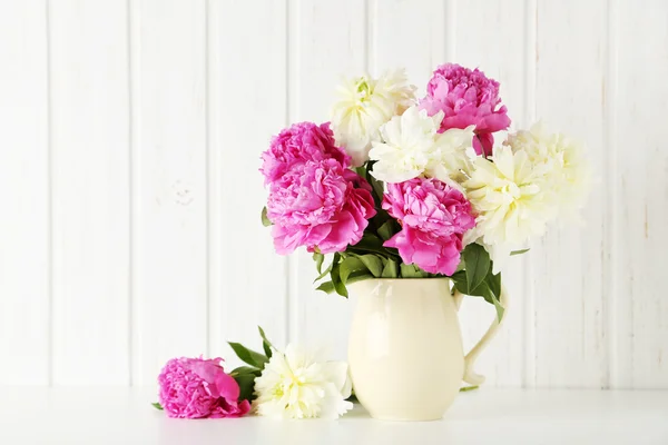 Bouquet of pink and white peony flowers — Stock Photo, Image