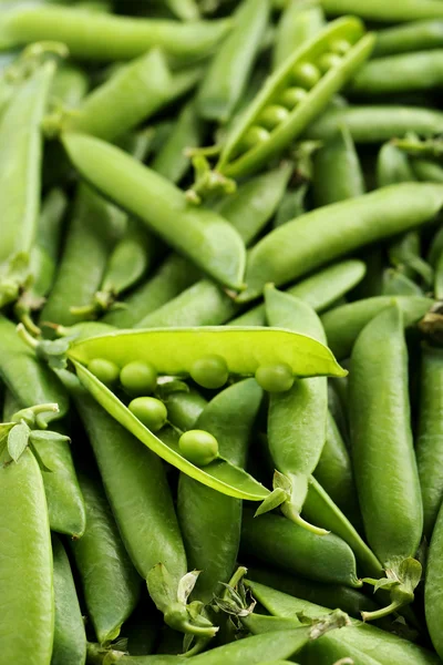 Fresh green peas background — Stock Photo, Image