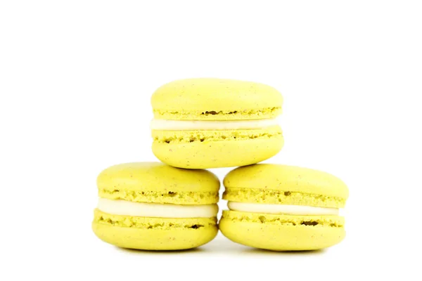 프랑스 노란색 macarons 절연 — 스톡 사진