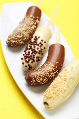 Muz çikolata kaplı