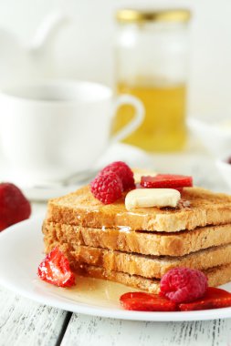 Ahududu ve çilek tost