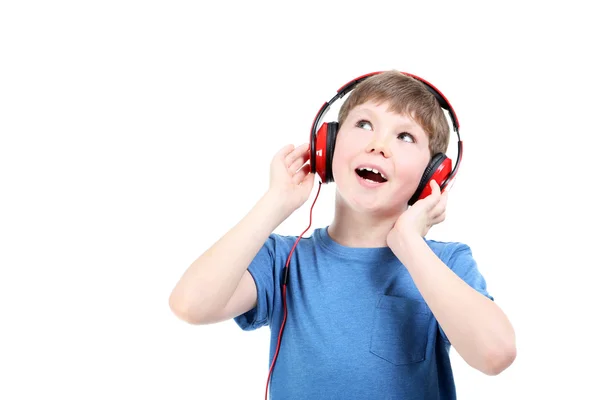 Молодий хлопчик з навушниками — стокове фото