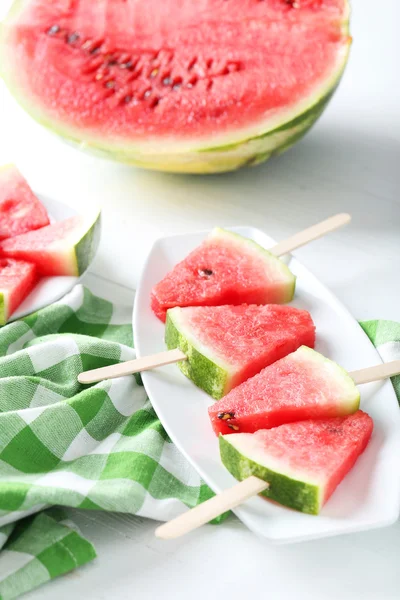 Smakelijke segmenten van watermeloen — Stockfoto